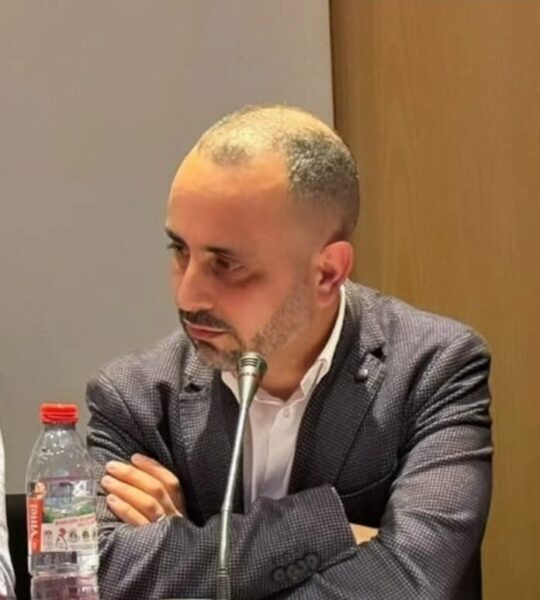 Συνέντευξη του συγγραφέα και γενικού γραμματέα του οργανισμού «Apulivre» έδρα τη Γαλλία, Amar Benhamouche στην  Εύα Πετρόπουλου Λιανου