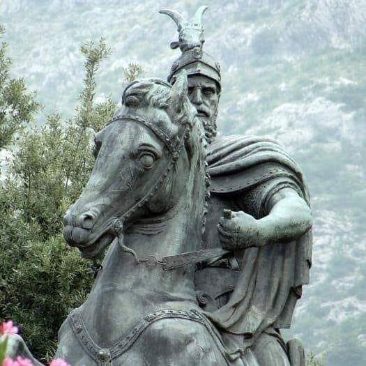 Βαλκάνια : Αναζητώντας τους Ήρωες και τους Αγίους που μας ενώνουν.- Aπο τον Γεωργιο Σκλαβουνο