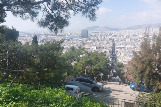 Περιηγηση :  Στον αρχαιο λοφο της Μουνιχίας  – Απο τον Φ.Κ