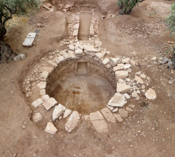 Ο θολωτός τάφος στη θέση Άμπλιανος Άμφισσας