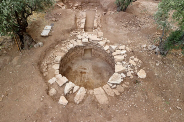 Ο θολωτός τάφος στη θέση Άμπλιανος Άμφισσας