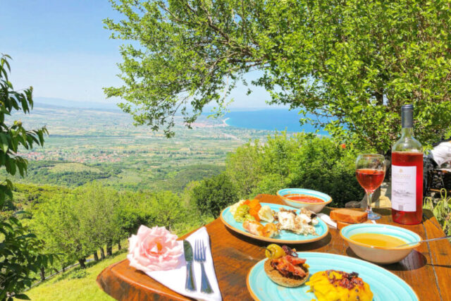 Παλαιός Παντελεήμονας: Το χωριό μπαλκόνι του Ολύμπου στο Αιγαίο