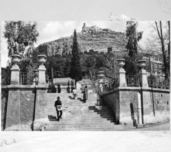 Εδώ σύχναζαν οι ποιητές: Πού έπιναν καφέ Βάρναλης, Ελύτης και Σικελιανός