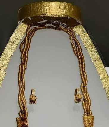 Η περίφημη “Δέσποινα των Αιγών” – Απο τον  Τριανταφυλλο Αθανασουλα