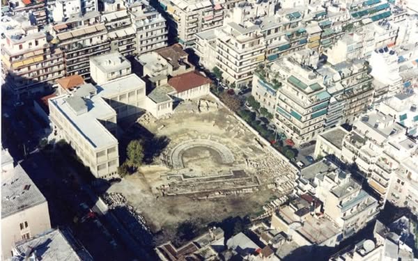 Το  αρχαίο   θέατρο  της   Ζέας  –  Απο την Μιράντα Σκηνίτη