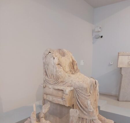 Το άγαλμα του Μοσχάτου ΄΄Η Μητέρα των Θεων ΄΄ – Απο τον Φ.Κ