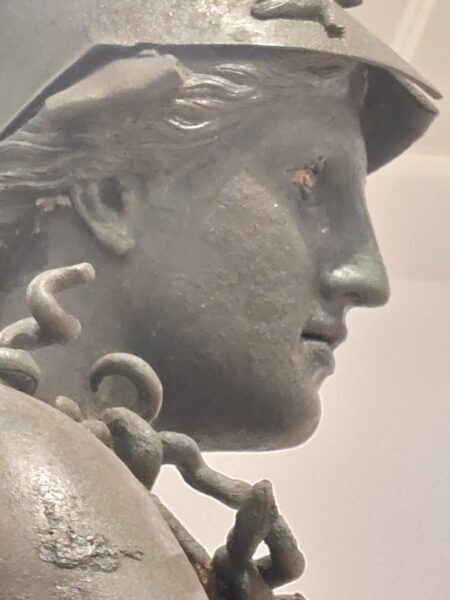 Θαυμάζοντας το Χάλκινο Άγαλμα Θεας  Αθηνάς του Πειραιά – Απο τον Φ.Κ