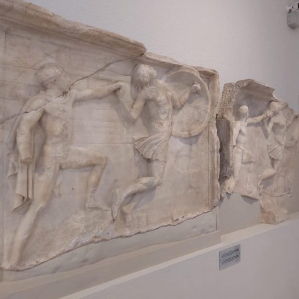 Αρχαιολογικα ευρήματα απο ενα ναυάγιο στο λιμάνι του Πειραιά !!!! Απο τον Φ .Κ