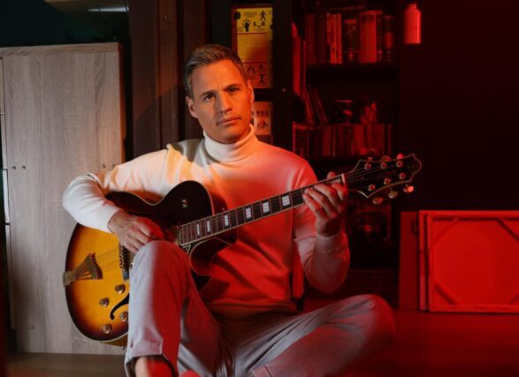 Γρηγόρης Πετράκος: Συγκλονίζει το νέο του κοινωνικό τραγούδι