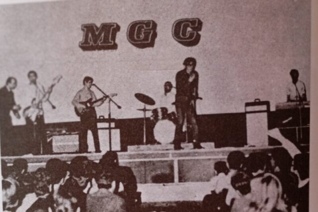 ΤΡΑΠΕΖΑ  ΑΝΑΜΝΗΣΕΩΝ  6ος κυκλος  Τα Πρωινα της ΤΕΡΨΙΘΕΑΣ  την δεκαετια του 60  Γραφει ο ΠΕΤΡΟΣ ΚΑΝΤΙΑΝΗΣ