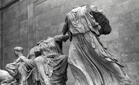 Δημοφιλής Βρετανίδα ανθρωπολόγος δίνει το μήνυμα: «Τα Γλυπτά του Παρθενώνα ανήκουν στην Ελλάδα»