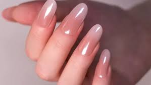 Οι Μεγαλύτερες τάσεις στα νύχια την Άνοιξη 2025