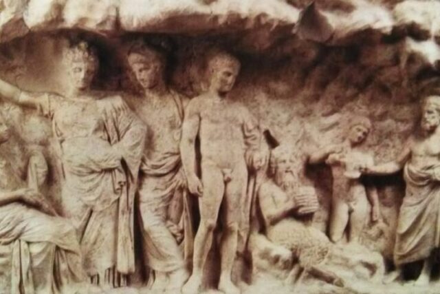 Ενα Αναθηματικό μαρμάρινο ανάγλυφο με μεγαλη  .. Ιστορια – Απο την Αρχαιολογο  Σοφία Δημητριαδου Κοκκίνου