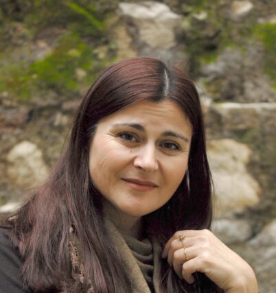 Ποίηση : «ΑΝΑΖΗΤΩΝΤΑΣ ΤΗΝ ΟΜΟΡΦΙΑ» της Μαρίας Κολοβού Ρουμελιώτη