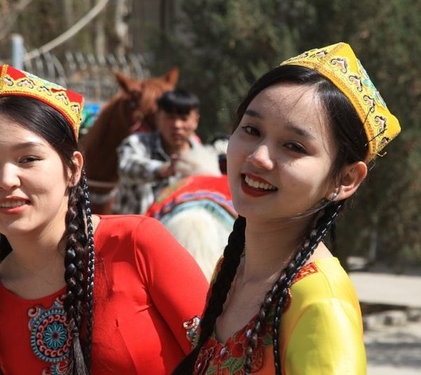 Κινεζικές εθνότητες – Η Εθνότητα Ουιγούρ  Γραφει η  Yawen Wu  –  Πεκίνο    Κίνα