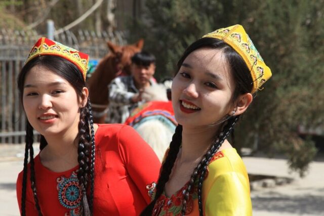 Κινεζικές εθνότητες – Η Εθνότητα Ουιγούρ  Γραφει η  Yawen Wu  –  Πεκίνο    Κίνα