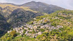 Καλαρρύτες – Συρράκο: Μια βόλτα της Βουνοπαρέας Αργολίδας στα αντικριστά αρχοντοχώρια