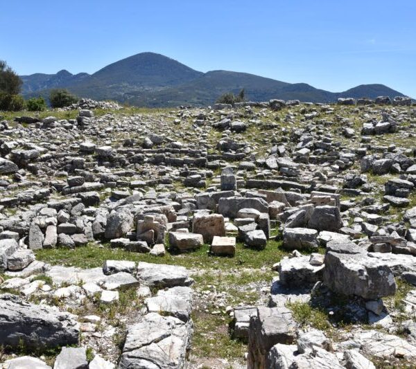 Περιηγήσεις : Αρχαία ακρόπολη. Πλατιάνα Ηλείας – Απο τον Γιάννη  Φαρσαράκη