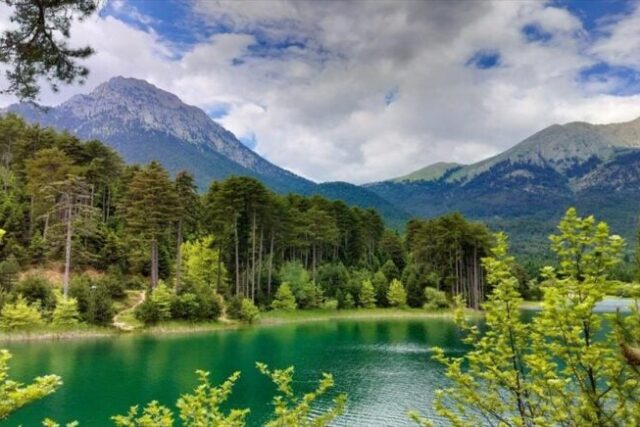 Η μαγευτική Λίμνη Δόξα στον Φενεό Κορινθίας ετοιμάζεται να μεταμορφωθεί τον Ιούλιο