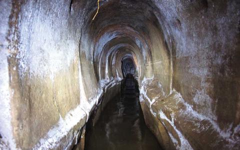 Περιηγήσεις : Το θαύμα του Ευπαλίνου στα Μέγαρα – Απο τον Φιλιππο Καρακωστα