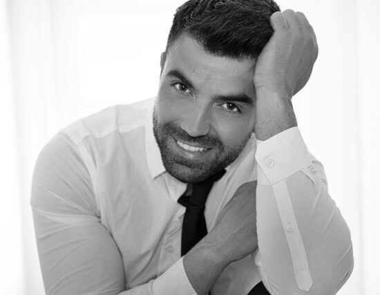 Συνεντευξη : Ο Ηθοποιος Αιμιλιανος Ραφτης προσκεκλημένος της Βικης Σιωμοπουλου