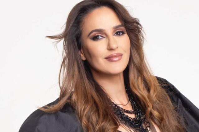 Ξένια Βέρρα: Ξεσηκώνει με το τραγούδι «Πήρε φωτιά η γειτονιά»!