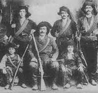 Τα παρακάθια στο σπίτι της γιαγιάς μου – Γραφει η Παναγιωτα Ιωακειμιδου