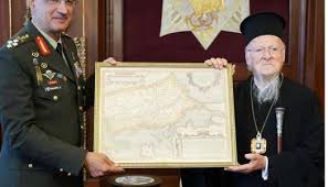 Στα κάγκελα βρίσκονται στην Τουρκία με το δώρο που έκανε ο Α’ΓΕΕΘΑ Χούπης στον Οικουμενικό Πατριάρχη Βαρθολομαίο.