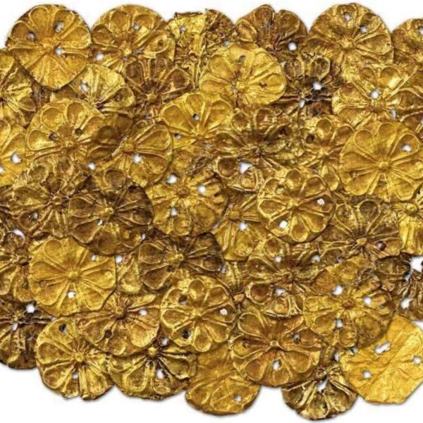 ΜΥΚΗΝΑΙΚΑ  ΧΡΥΣΑ  ΕΠΙΘΗΜΑΤΑ  ΤΑΦΙΚΩΝ  ΣΟΡΩΝ  – Απο την Μιράντα Σκηνίτη