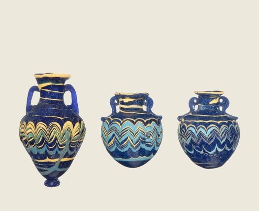 ΓΥΑΛΙΝΑ  ΑΡΩΜΑΤΟΔΟΧΕΙΑ ……….. Απο την Μιράντα Σκηνίτη