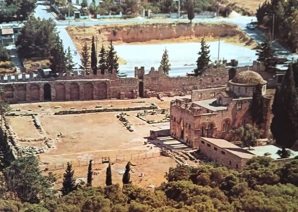 ΜΟΝΗ ΔΑΦΝΙΟΥ – Απο την Αρχαιολογο Σοφία Δημητριαδου Κοκκίνου