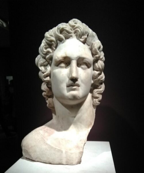 ΗΛΙΟΣ ΚΑΙ ΛΕΥΚΟΘΟΗ –  Απο την Αρχαιολογο   Σοφία Δημητριαδου Κοκκίνου