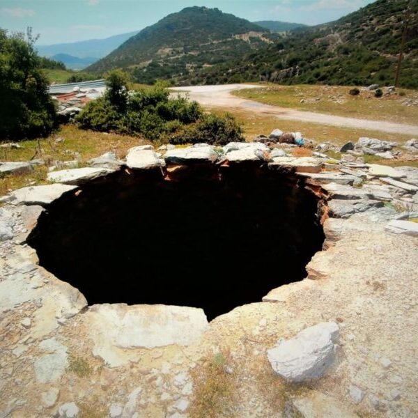 ΤΑ ΑΣΒΕΣΤΟΚΑΜΙΝΑ ΤΟΥ ΚΟΚΚΙΝΟΠΗΛΟΥ ΟΛΥΜΠΟΥ … Απο τον Αθανάσιο  Νούσια