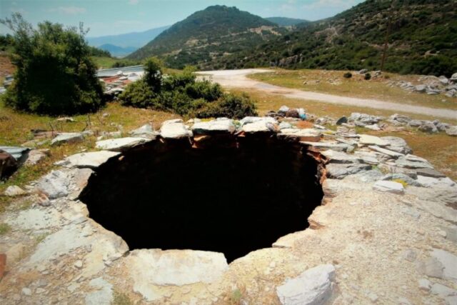 ΤΑ ΑΣΒΕΣΤΟΚΑΜΙΝΑ ΤΟΥ ΚΟΚΚΙΝΟΠΗΛΟΥ ΟΛΥΜΠΟΥ … Απο τον Αθανάσιο  Νούσια