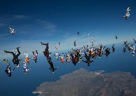 Είμαστε σε ελεύθερη πτώση ….  Κοινωνική ….   Σαπίλα  και διαφθορά ;;; Απο τον Φ.Κ