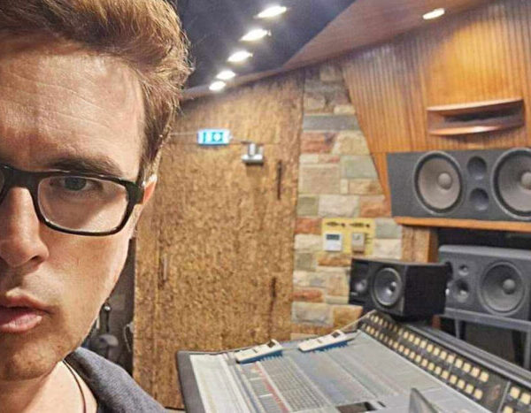 Unlock the love»: Το νέο τραγούδι-πρόταση των «Med Bed» με την υπογραφή του Αντρέα Γιατράκου