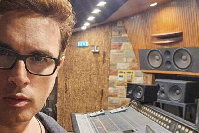 Unlock the love»: Το νέο τραγούδι-πρόταση των «Med Bed» με την υπογραφή του Αντρέα Γιατράκου