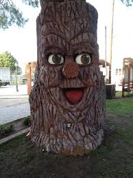 Το Χαμόγελο του Δέντρου: Ένα Παραμύθι για το Γέλιο και την Κοινωνία – Της Λιλικα; Αρνακη