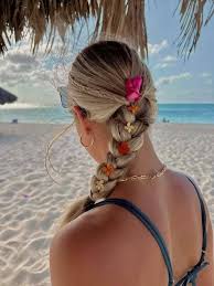 Beach Hair Looks: 5 εμφανίσεις για να φαίνεσαι καλοκαιρινή!