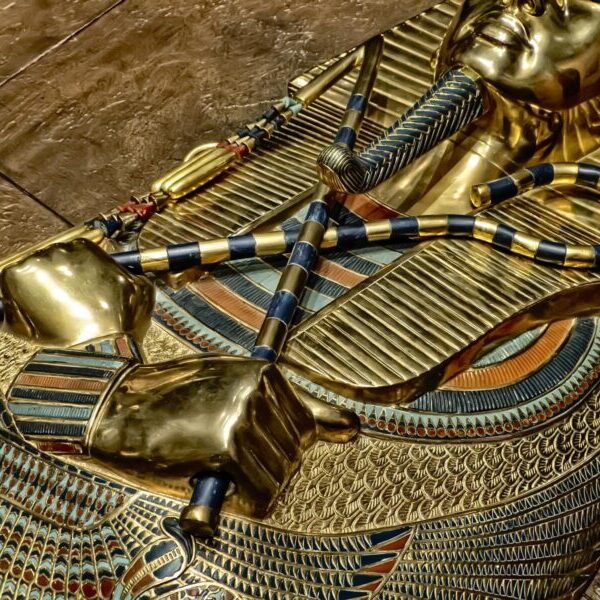 Τα δύο σκήπτρα των Φαραώ. Απο τον Στελιο Ταντουρη