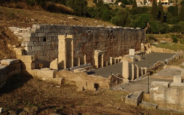Οι αρχαίες κρήνες Αρσινόη και Κλεψύδρα, αρχαία Μεσσήνη