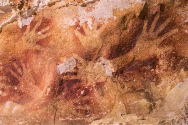 Η ύπαρξη παλαμικών ή χειρόμορφων αποτυπώσεων σε σπηλιές – Aπο τον Στελιο Ταντουρη