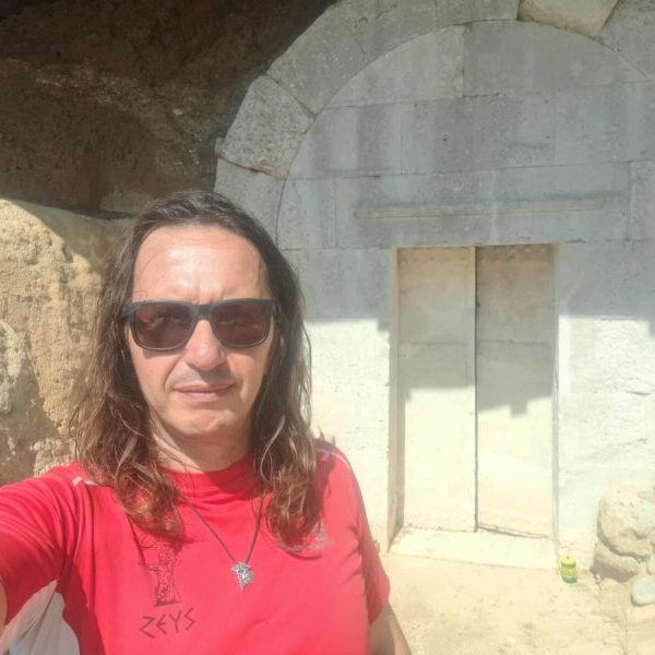 Περιηγήσεις : ΤΑΦΙΚΟΊ ΤΎΜΒΟΙ  ΚΑΙ  ΤΟΥΜΠΑ ΚΙΛΚΙΣ – Απο τον Τριανταφυλλο Αθανασουλα