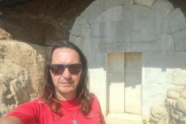 Περιηγήσεις : ΤΑΦΙΚΟΊ ΤΎΜΒΟΙ  ΚΑΙ  ΤΟΥΜΠΑ ΚΙΛΚΙΣ – Απο τον Τριανταφυλλο Αθανασουλα