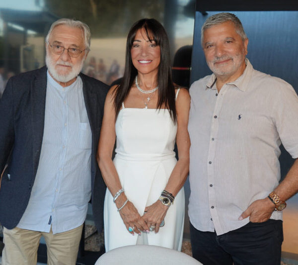 Λαμπερή παρουσίαση του βιβλίου «Τολμηρές Ανθεκτικές Γυναίκες» της Ελένης Παλυβού-Μπούση – Ποιοι επώνυμοι έδωσαν το «παρών»