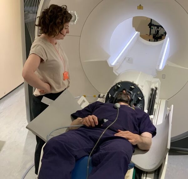 Πάρκινσον: Πρωτοποριακό κράνος υπερήχων μπορεί να θεραπεύσει τη νόσο χωρίς χειρουργική επέμβαση, υποστηρίζει μελέτη