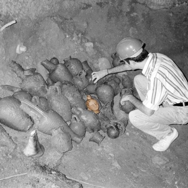 ΤΕΛΕΤΟΥΡΓΙΚΟ  ΑΓΓΕΙΟ  από την  ΑΝΑΣΚΑΦΗ  ΣΤΟΥ  ΜΑΚΡΥΓΙΑΝΝΗ – Aπο την  Μιράντα Σκηνίτη