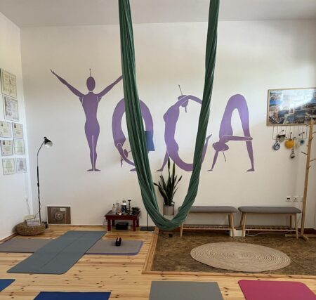 Εναέρια γιόγκα ……. Απο την Μαργιαννα Καρακωστα