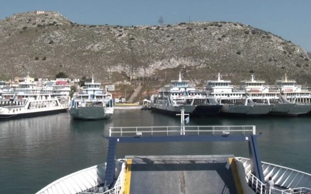 Υπάρχει στην Σαλαμινα Λιμενικο ;;;;  Απο τον Φιλιππο Καρακωστα 