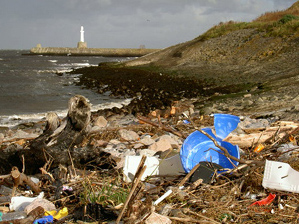 Απέραντη θάλασσα σκουπιδιών η Μεσόγειος